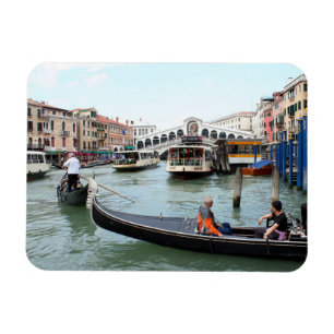 Magnet Flexible Les touristes dans la gondole regardent le pont de