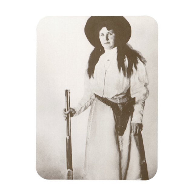 Magnet Flexible Photo Portrait d'une fille qui tient un fusil, c19 (Vertical)