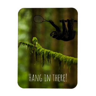 Magnet Flexible Sloth avec Racquet de tennis dans la forêt tropica