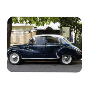 Magnet Flexible Voiture Audi ancienne mais très bien entretenue.