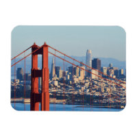 Vue de San Francisco à travers Golden Gate Bridge