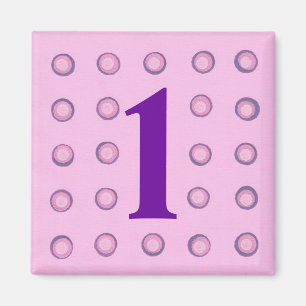 Magnet rose et pourpre posé de l'âge 1 de pois