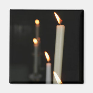 Magnet with lighting candles