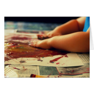 mains de peinture d'enfant