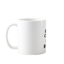 Maintenez tasse calme et de friture de gosses de