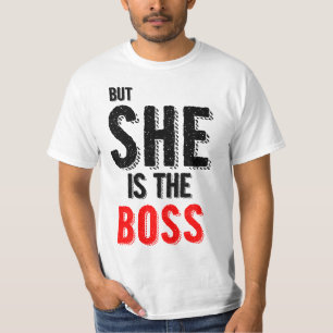 Mais elle est le T-shirts des hommes de couples de