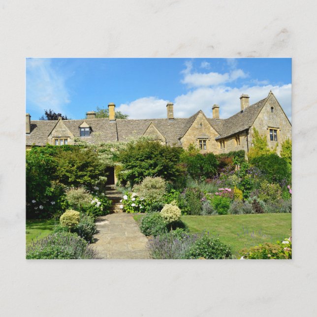 Maison anglaise avec jardin fleuri carte postale (Devant)
