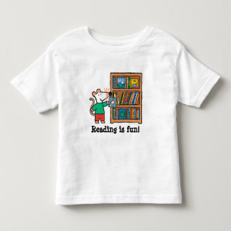 Maisy and a Bookshelf of Books Toddler T-shirt