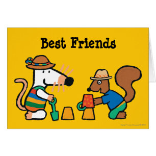 Maisy et Cyrille construisent un château de sable