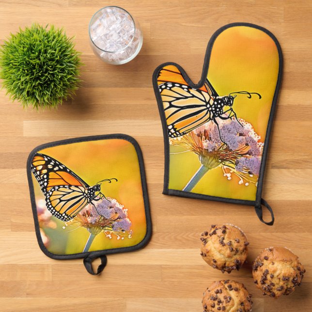 Majestic Butterfly Close Up Design Oven Mitt & Pot Holder Set (Top Down)