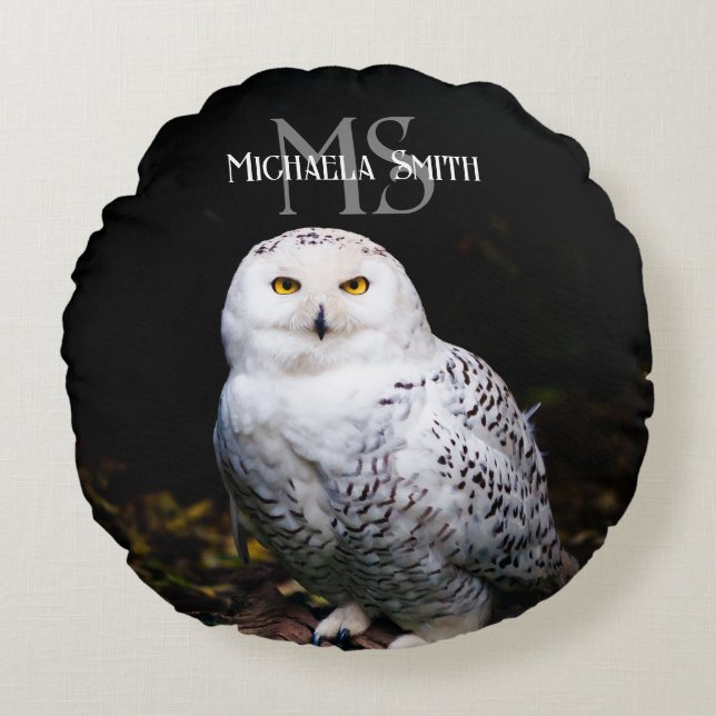 Majestic winter snowy owl monogram custom name round pillow (Front)