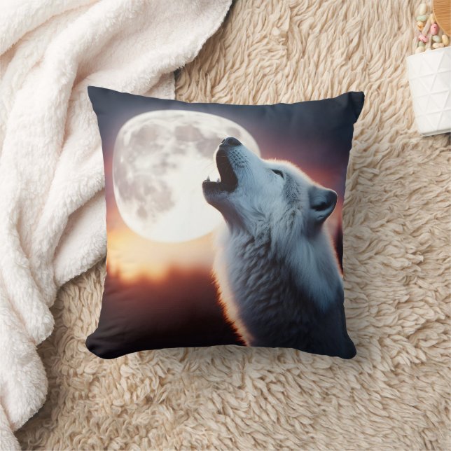 Majestic Wolf Howling at Moon.  Throw Pillow (Blanket)