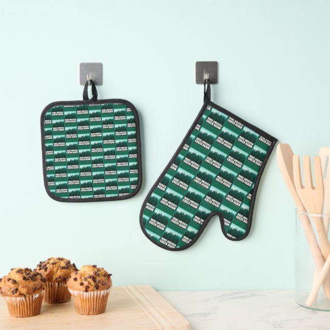 Make America Green Again Oven Mitt & Pot Holder Set (Insitu(Hanging))