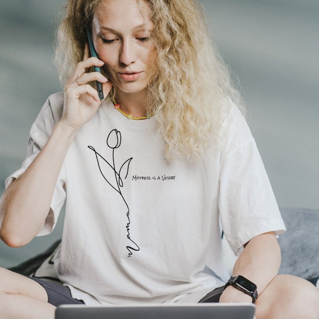 Mama | T-Shirt minimal chic à motif floral et écri (Créateur téléchargé)