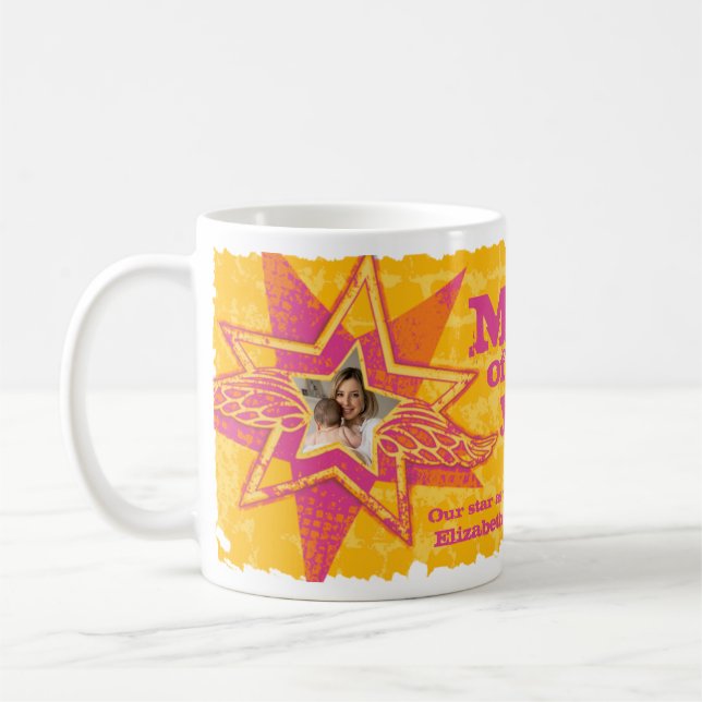 Maman de l'année photo étoiles jaune rose mug (Gauche)