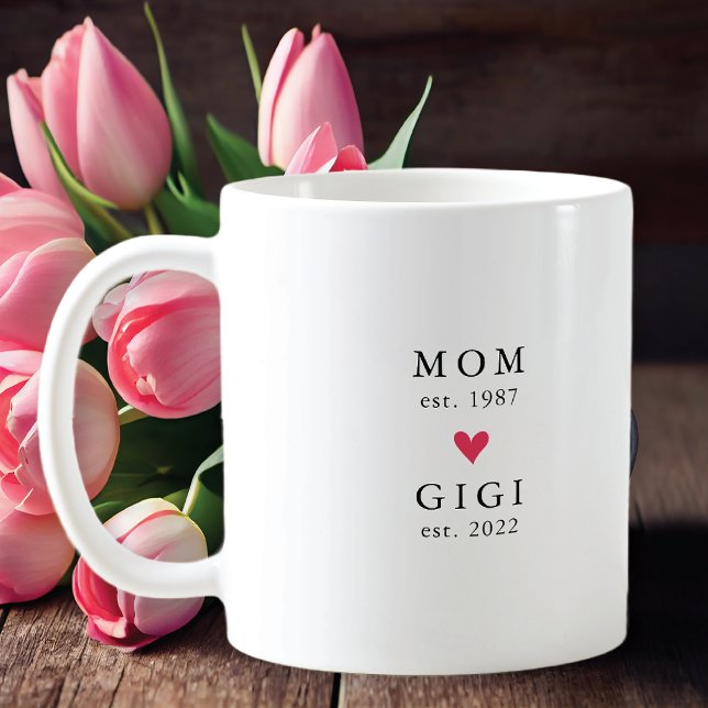 Maman moderne | Gigi Year Est. Café Mug (Créateur téléchargé)