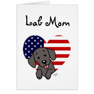 Maman noire de laboratoire et drapeau américain
