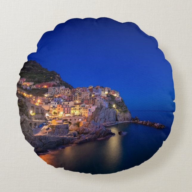 Manarola town in the Cinque Terre in the evening Round Pillow (Front)