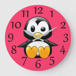 Manchot mignon sur une horloge murale rose