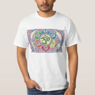 Mandala avec le T-shirt de quatre mains
