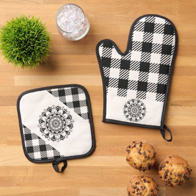 "Mandala" Black and White Gingham Oven Mitt & Pot Holder Set (Top Down)