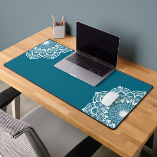 Mandala blanc sur fond bleu