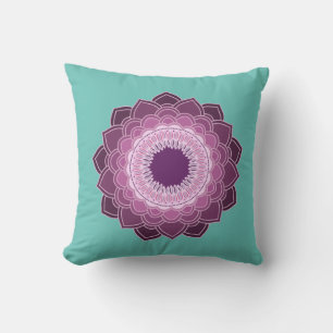 Mandala printed throwpillow 