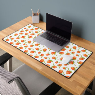 Mandarines on a white background pattern desk mat