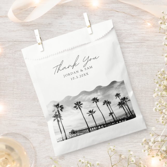 Manhattan Beach Wedding Black and White Photo Favour Bag (Clipped)