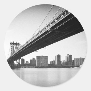 Manhattan Bridge and skyline, New York, US. Classic Round Sticker