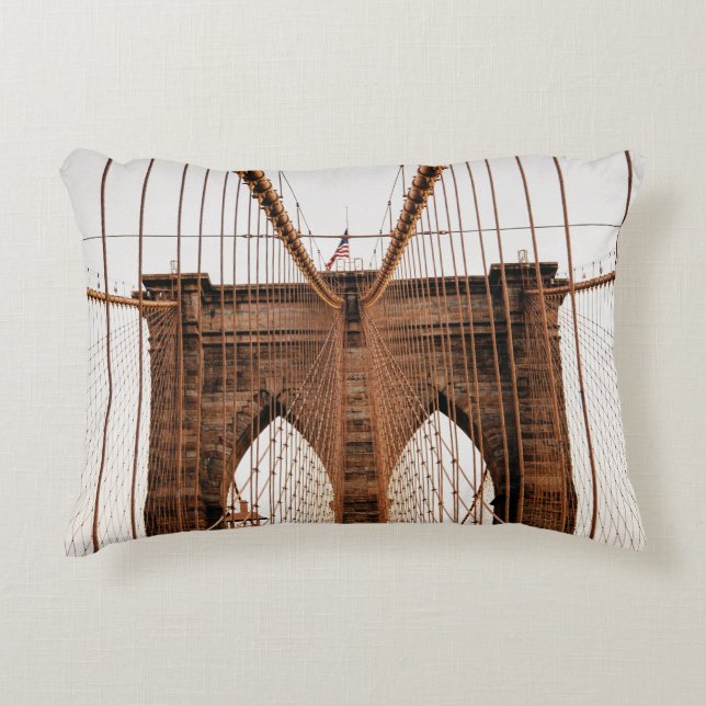 MANHATTAN BRIDGE NEW YORK ACCENT PILLOW (Front)