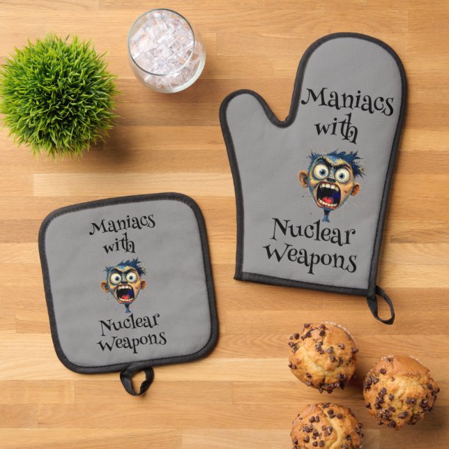 Maniacs Oven Mitt & Pot Holder Set (Top Down)