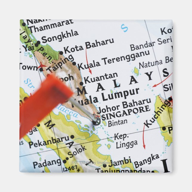 Map pin placed in Singapore on map, close-up Magnet (Front)
