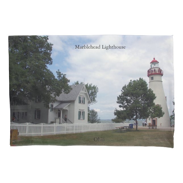 Marblehead Lighthouse & keepershouse pillow case (Front)