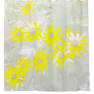 Marguerites jaunes jaunes et rideau en douche gris