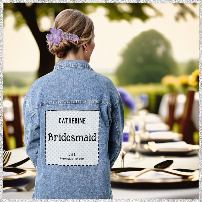 Mariage de la fête de la mariée sur mesure (A personalized denim jacket for a bridesmaid, with light blue polka dots on a decorative panel)