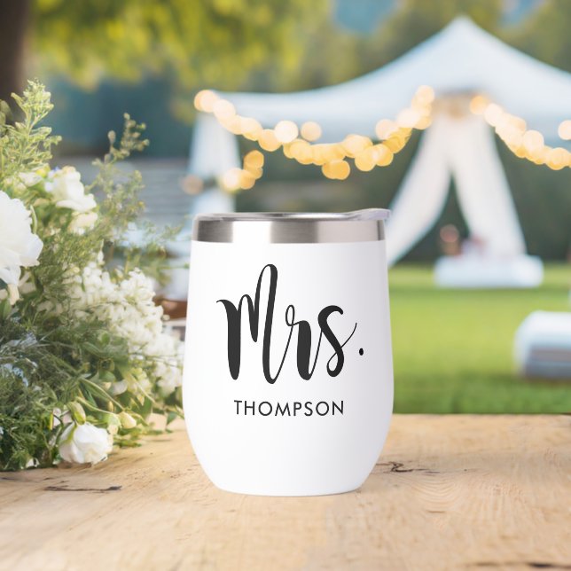Mariage personnalisé Mme Modern Black Script (Extérieur)