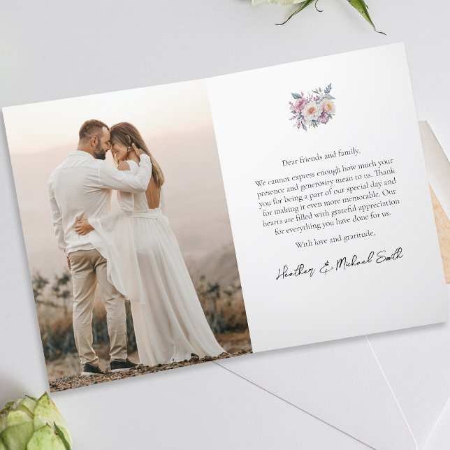 Mariage photo moderne Carte de remerciements plié (Leave a lasting impression and express your thanks in a truly special and meaningful way.)