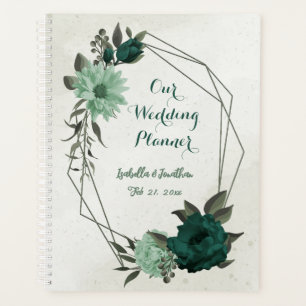 mariage romantique émeraude et floral vert tendre