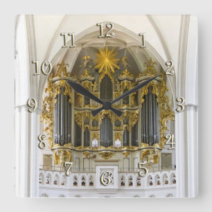 Marienkirche, Berlin wall clock