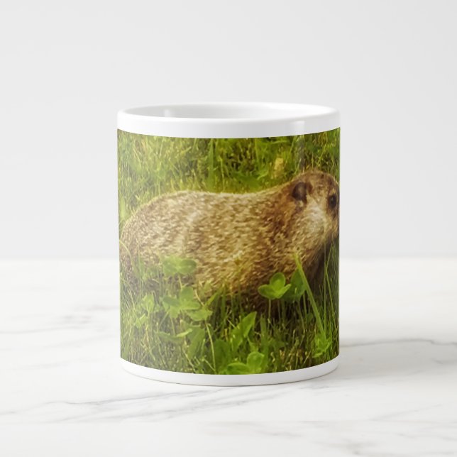 Marmotte de fond dans une tasse de champ (Devant)
