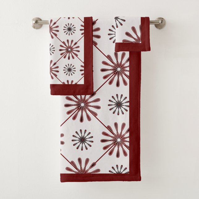 Maroon Red Retro Spiro Geometric Pattern Bath Towel Set (Insitu)
