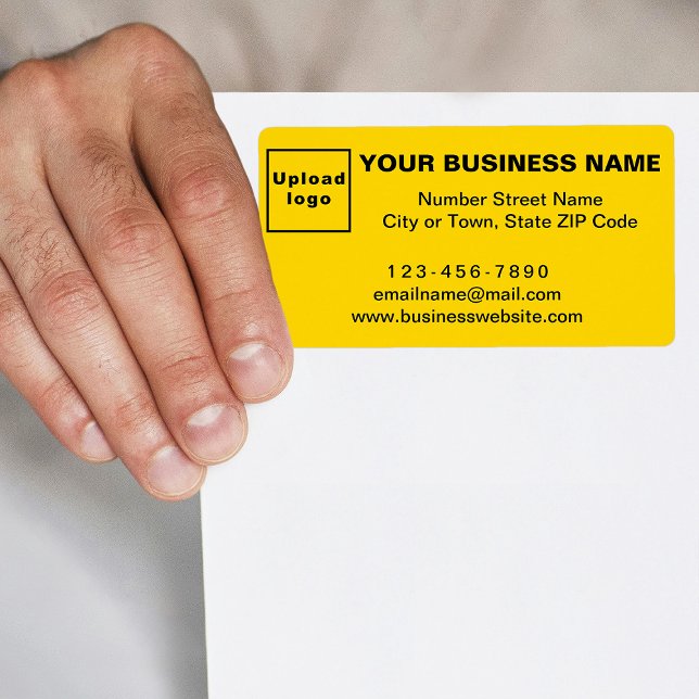 Marque commerciale sur une étiquette d'expédition  (Yellow shipping label with your business brand)