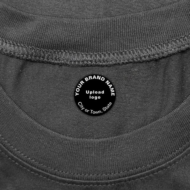 Marque d'affaires sur le Étiquette de vêtements ro (Small black round clothing label with your business brand)
