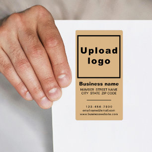 Marque d'affaires sur le port Brown léger