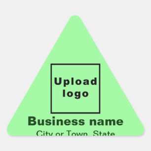 Marque d'affaires sur un autocollant triangle vert