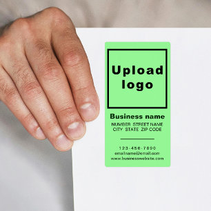 Marque d'entreprise sur expédition de portrait ver