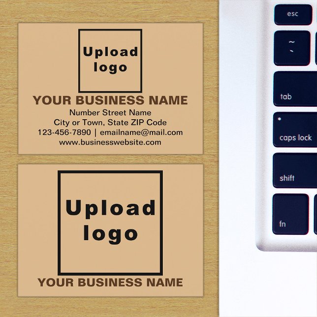 Marque d'entreprise sur petite carte rectangle Bro (The front and back of the light brown business card with your brand)
