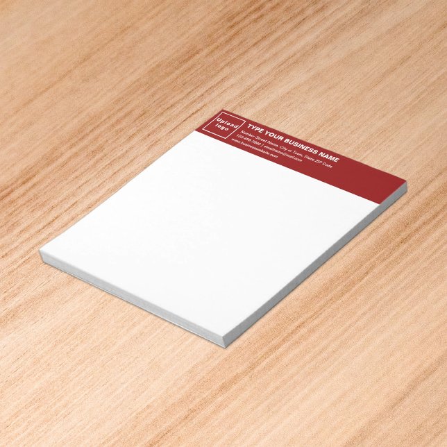 Marque Red Business en tête du petit Bloc-notes (Build brand name awareness. Your business brand on red heading of small notepad.)