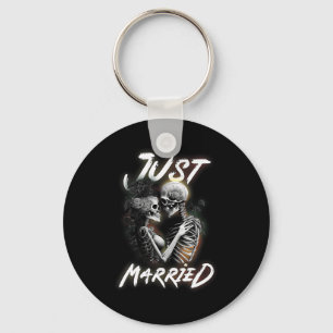 Married Halloween Skeleton Bride And Groom Wedding Keychain